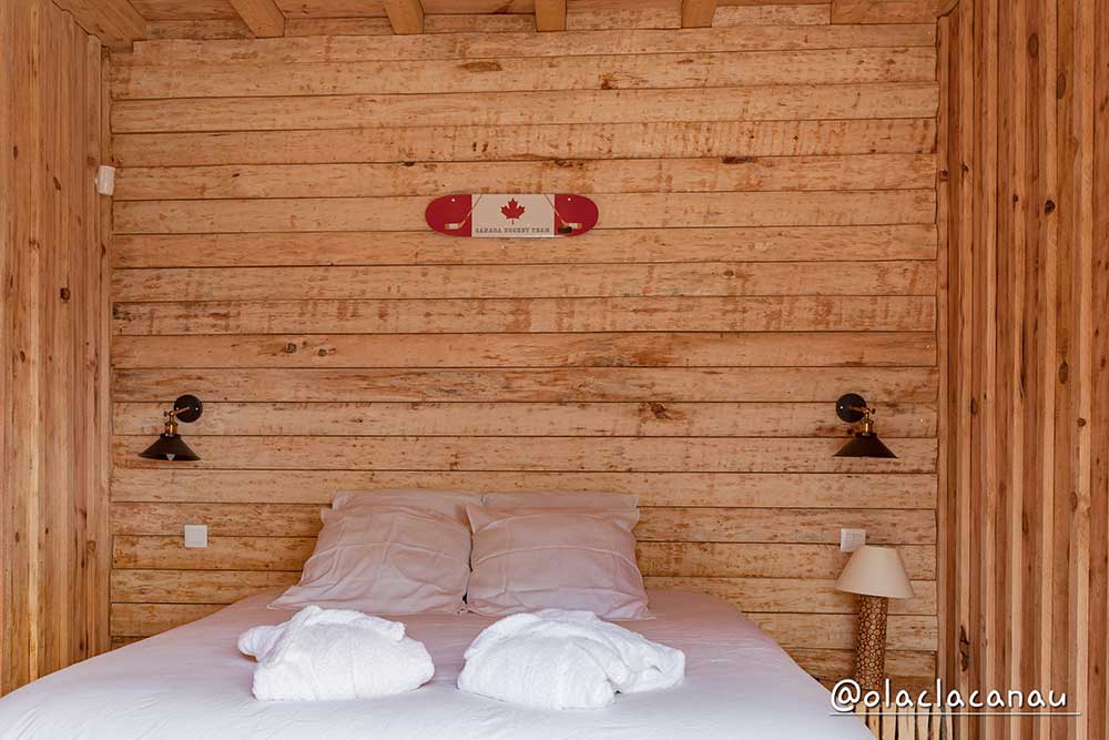 Chambres d'hôtes Ô Lac à Lacanau, chambre double standard, détail de la tête de lit en bambous
